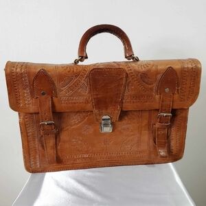 Vintage 70s Messenger Bag Briefcase Saddle Leather Caramel Brown Crossbody Strap